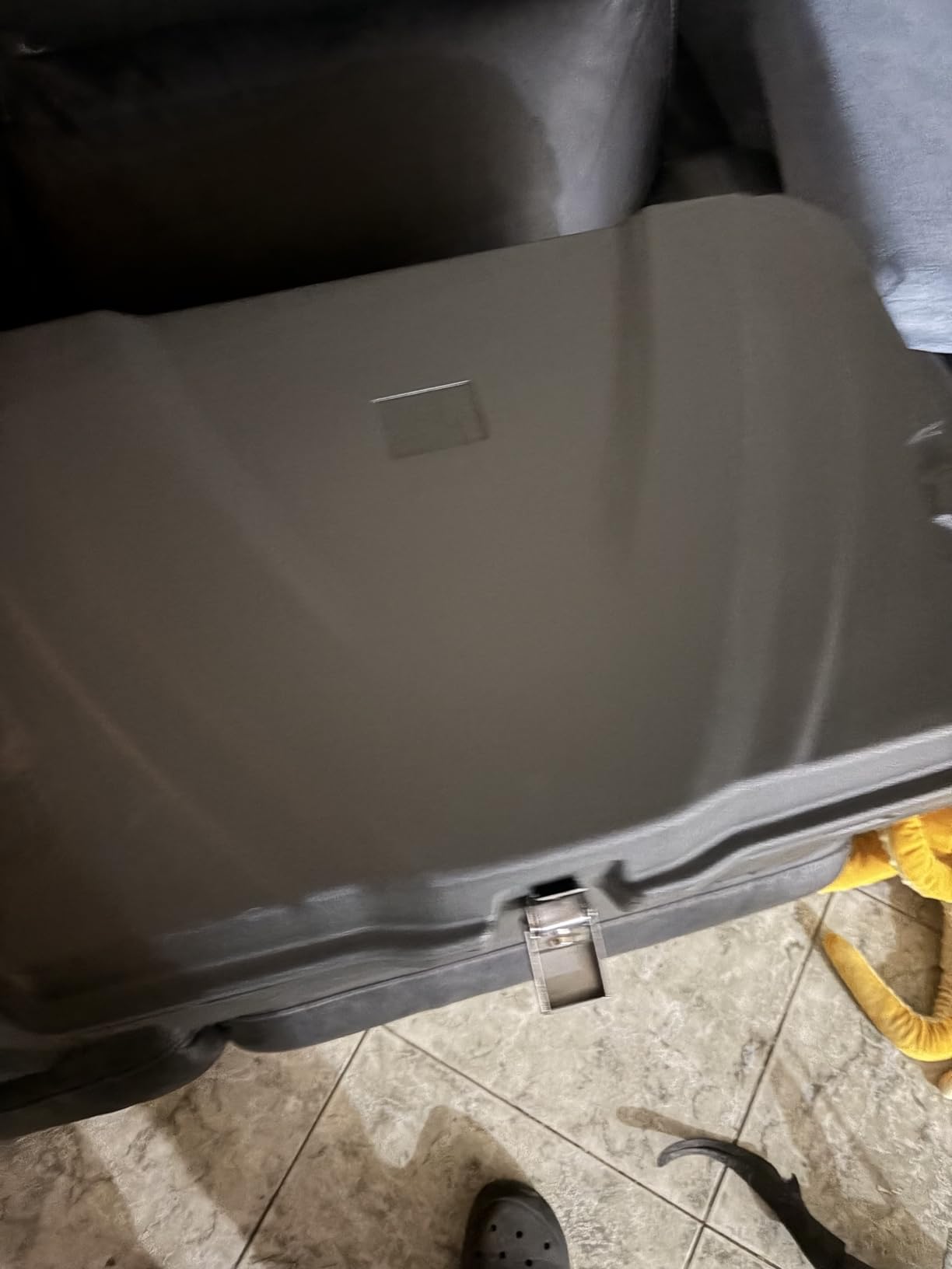 JOYTUTUS Lockable 160 Quart Truck Bed Tool Box, Waterproof Storage Box Truck Bed Cargo Case, Full & Mid Size Pickup Tool Box Toolbox Storage System customer photo 2