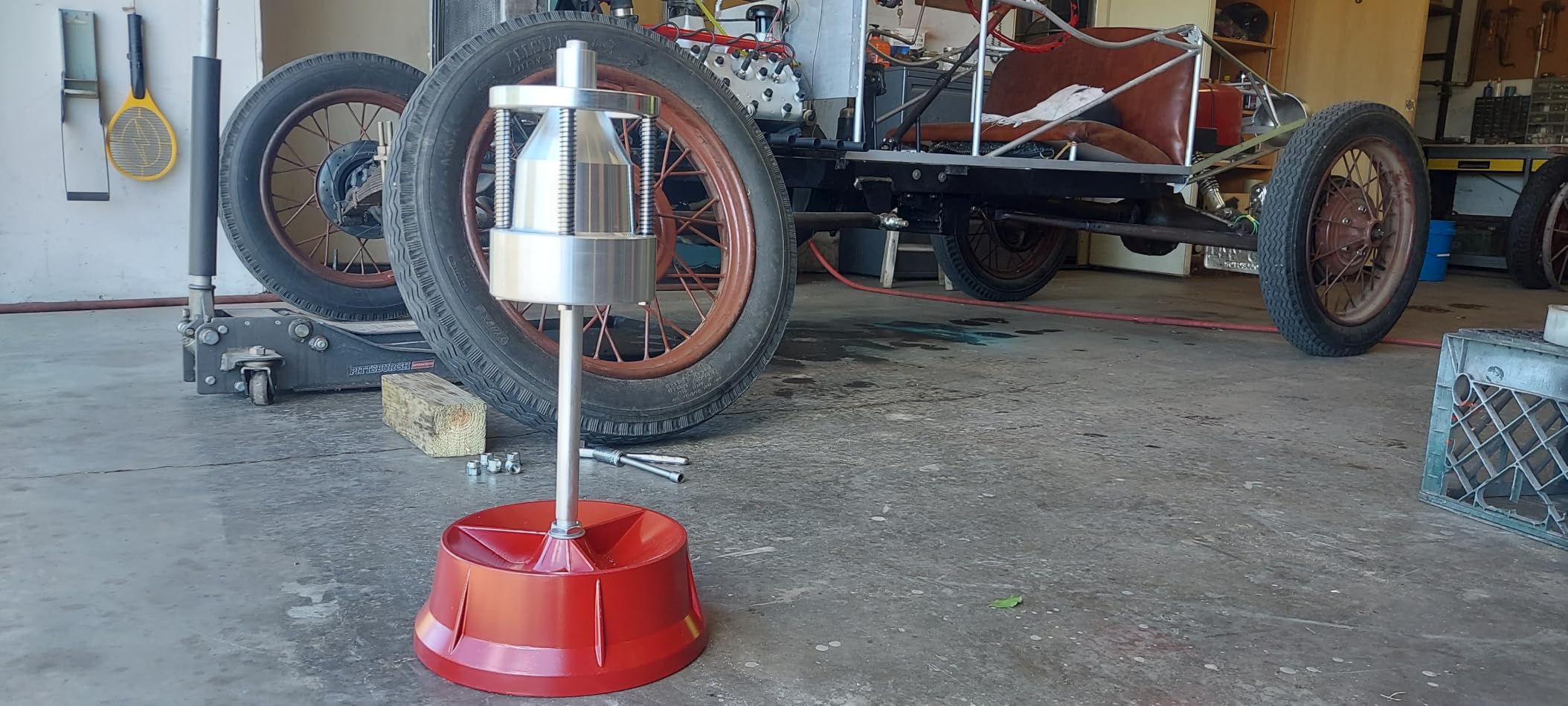 Portable Bubble Wheel Balancer Heavy Duty Tire Balancer with Bubble Level Balancing Wheels for Cars Trucks Red customer photo 1