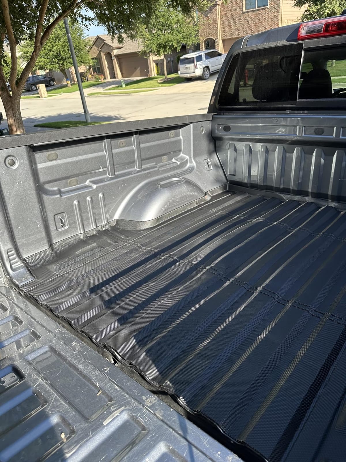 Nilight Truck Bed Mat for 2019-2026 Chevy Silverado 1500/GMC Sierra 1500 | 5.8 FT Custom Fit, TPE Material, Heavy-Duty, Non-Slip, All-Weather Pickup Bed Liner customer photo 2