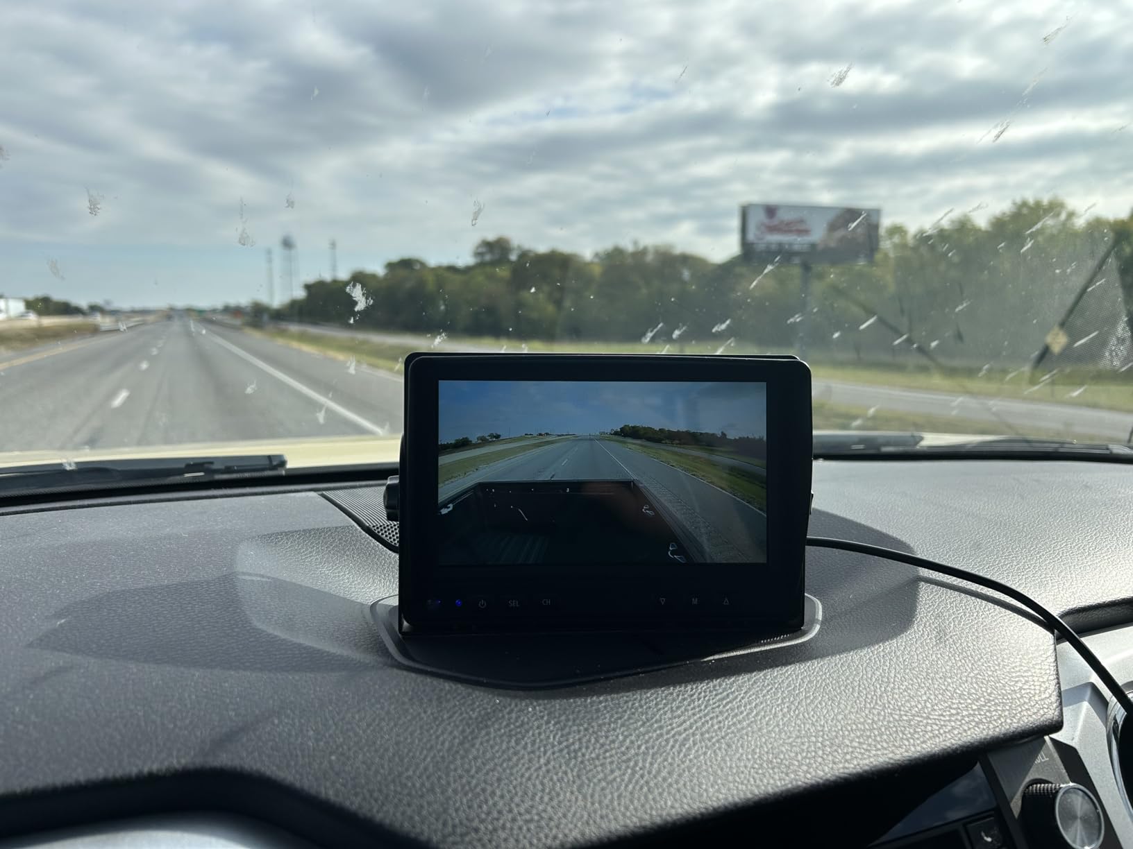 7-inch Backup Camera Ease-Setup for Cars: 1080P HD Real Time Image | Clear Night Vision Rear View Camera Eliminate Rear Blind Spots - Touch Key for Van SUV Pickup Truck Safety customer photo 1