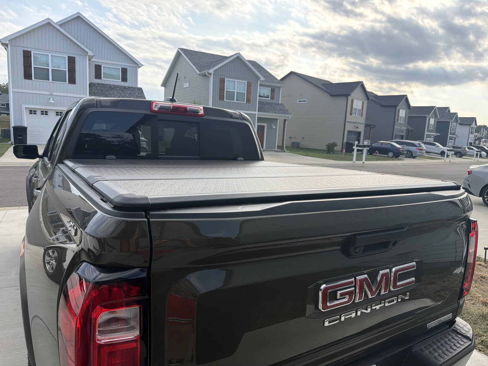 Hard Bed Cover for 2023-2026 Chevy Colorado/GMC Canyon 5.2 FT | Bed Cover for Chevy Colorado Hard Tri-Fold Tonneau Cover FRP Panels Waterproof No-Drill Clamps w/o Multi-Flex Tailgate customer photo 2