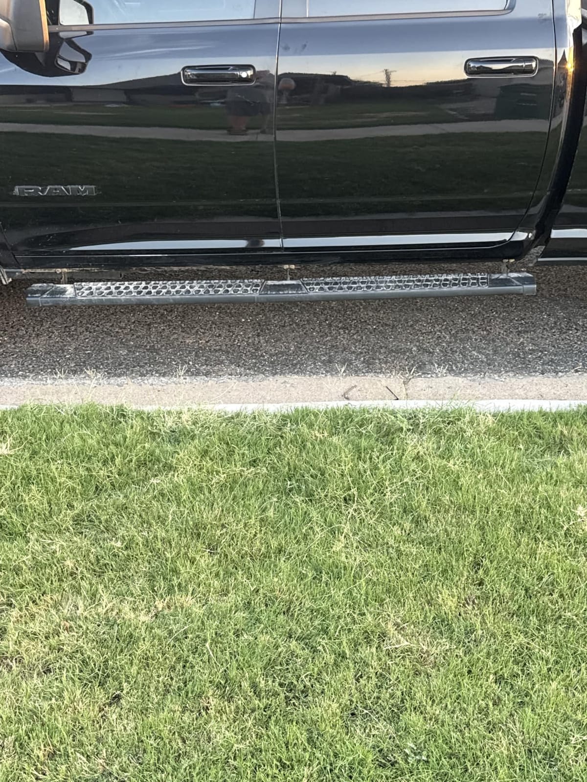 Crew Cab Running Boards Side Steps Compatible with 2019-2026 Chevy Silverado & GMC Sierra 1500 (Excl 2019 Ld/Lt), 2020-2026 2500 HD 3500 HD, Black Textured Aluminum Nerf Bars customer photo 2