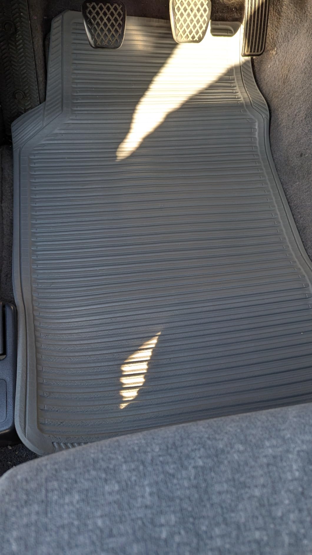 CAR PASS Rubber Floor Mats, All Weather Full Set 4-Piece, Waterproof Automotive Mats Trim to Fit Most Cars Sedans SUVs Vans, Heavy Duty Anti-Slip Easy Clean, All Black customer photo 1