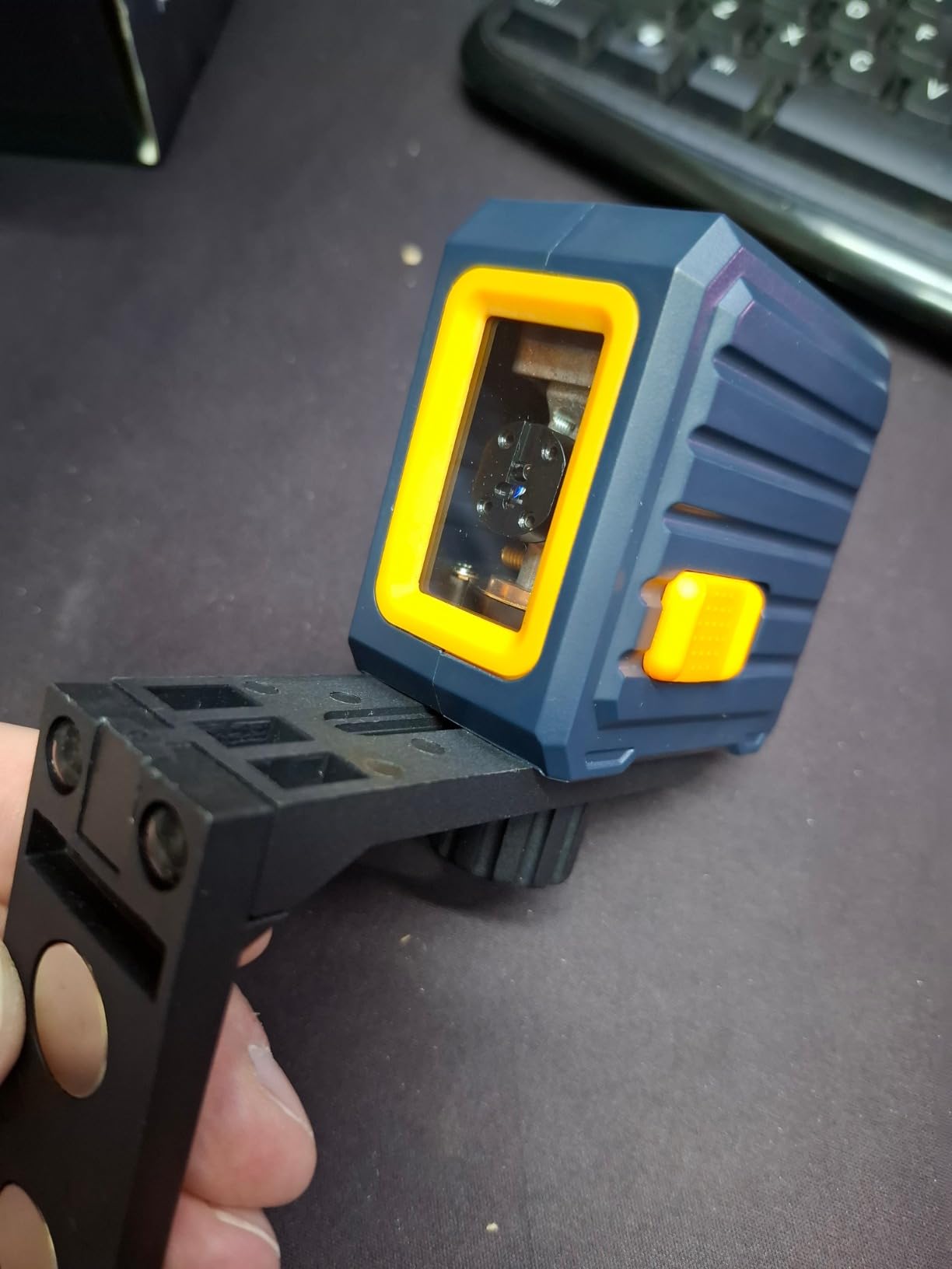 Self-Leveling Laser Level, 100ft Green Cross Line with 4 Brightness Levels customer photo 1