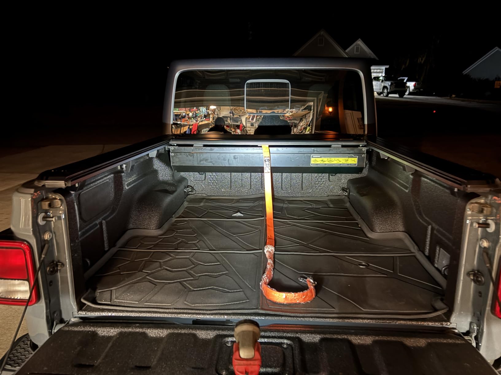 ONINE Low Profile Retractable Hard Tonneau Cover for Jeep Gladiator JT - Fits 2020-2026 Model with 5ft Bed, Truck Bed Cover, Dual T-Slot Rails for Roof Racks and Crossbars customer photo 2
