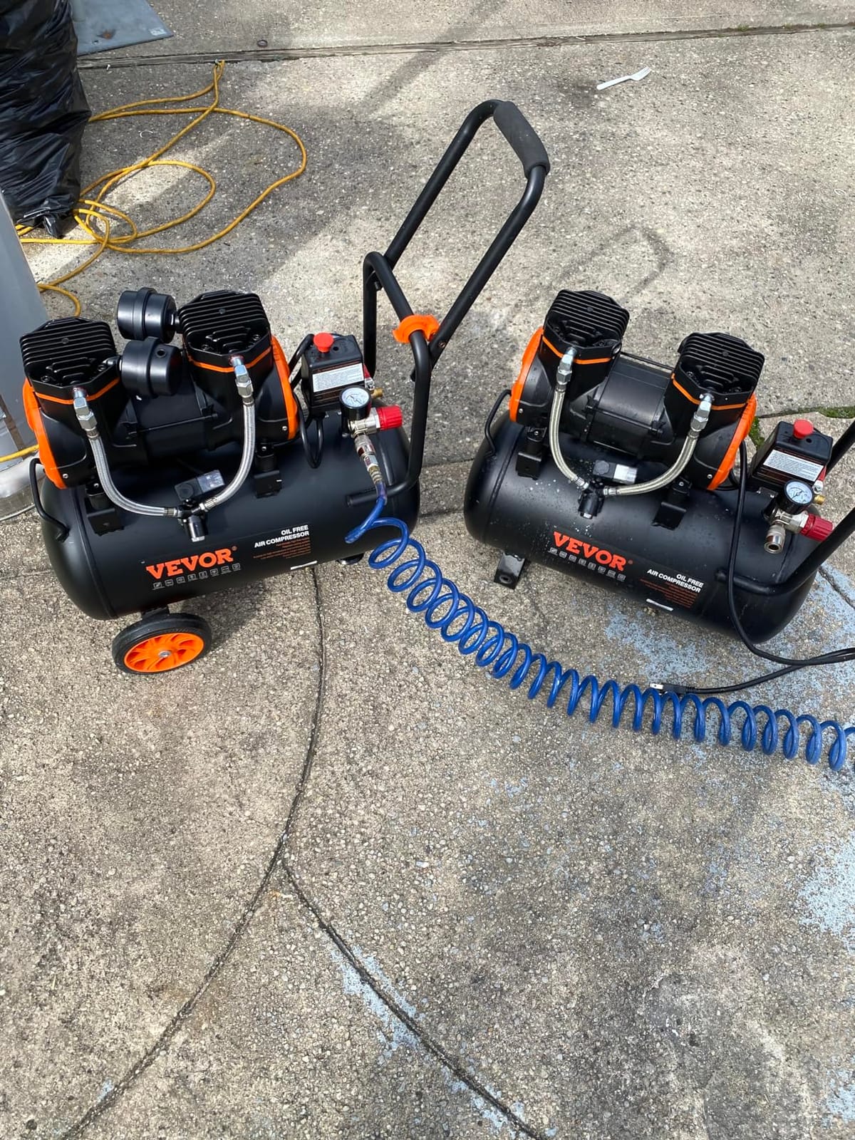 VEVOR Air Compressor, 15 Gallon Steel Tank, 2HP 5.3 CFM@90 PSI Oil Free Air Compressor & Max. 125PSI Pressure, 78dB Ultra Quiet Portable Compressor, for Auto Repair, Tire Inflation, Spray Painting customer photo 2