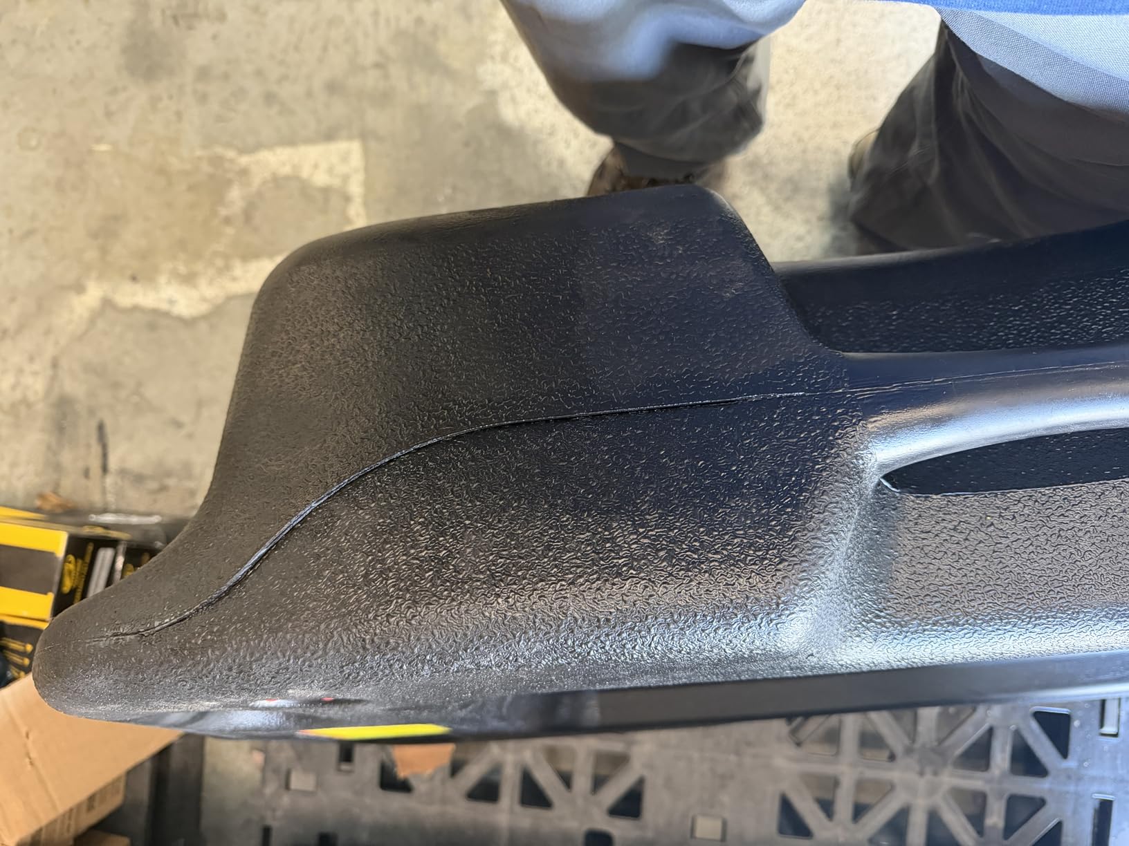 AAIN 15-Gallon Oil Drain Pan, 58-Quart Large Opening | Sealing Cap| Leak-Resistant Design| Screw Vent| Smooth Oil Pouring| Car & Truck Maintenance| Black customer photo 1