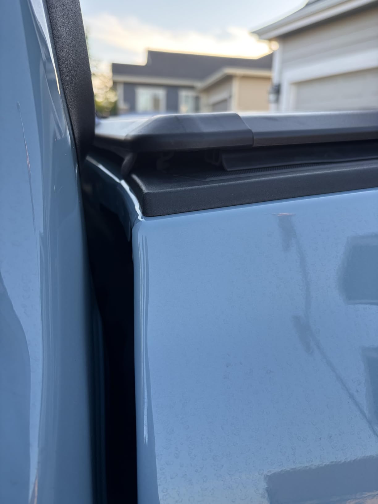 LEDKINGDOMUS Hard Tri-Fold Tonneau Cover for 2015-2026 Colorado/Canyon 5.2' | Hard Truck Bed Cover Tri-folding Pickup Cover Compatible with GMC Canyon/Chevy Colorado 2015-2026 with 5.2 Feet Bed customer photo 1