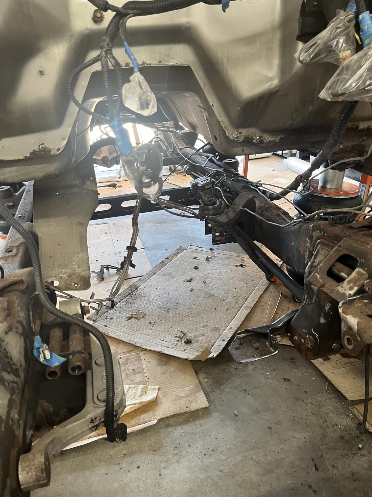 VEVOR Air Jack 6 Ton/13000 lbs Quadruple Bag Air Jack, Lift up to 26.5 inches customer photo 1