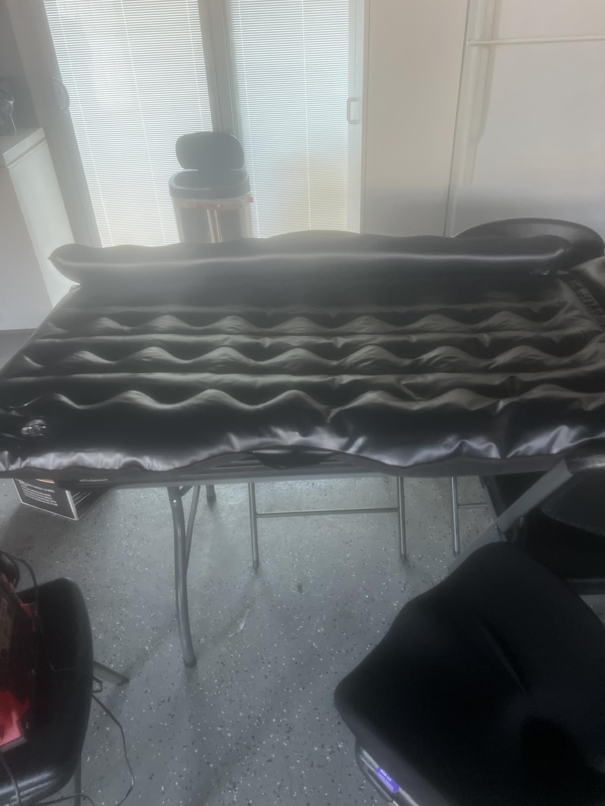 Car Bed SUV Air Mattress, Car Air Mattress with Electric Pump, 2 Inflatable Pillows and 2 Footrests for Back Seat, Side Seat,Trunk Sleeping, Thickened Camping Bed - Black customer photo 1
