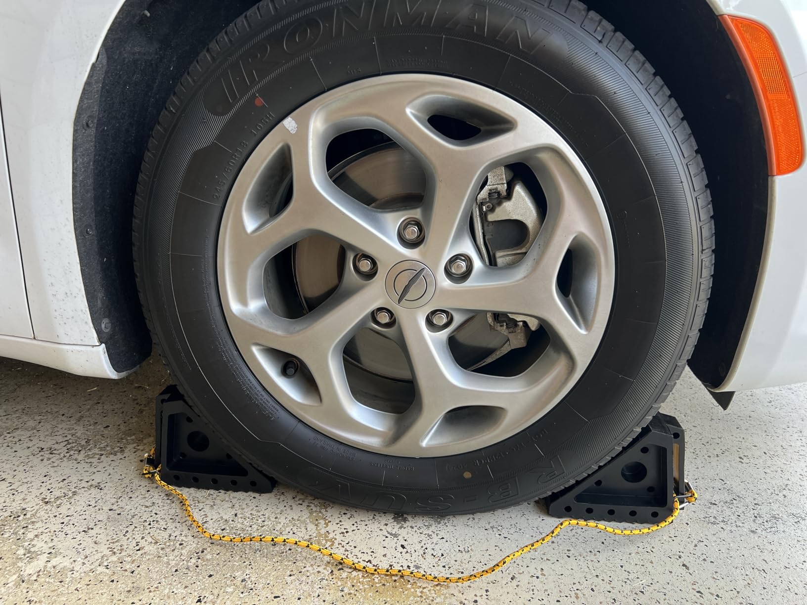 4 Pack Heavy Duty Wheel Chocks with 39