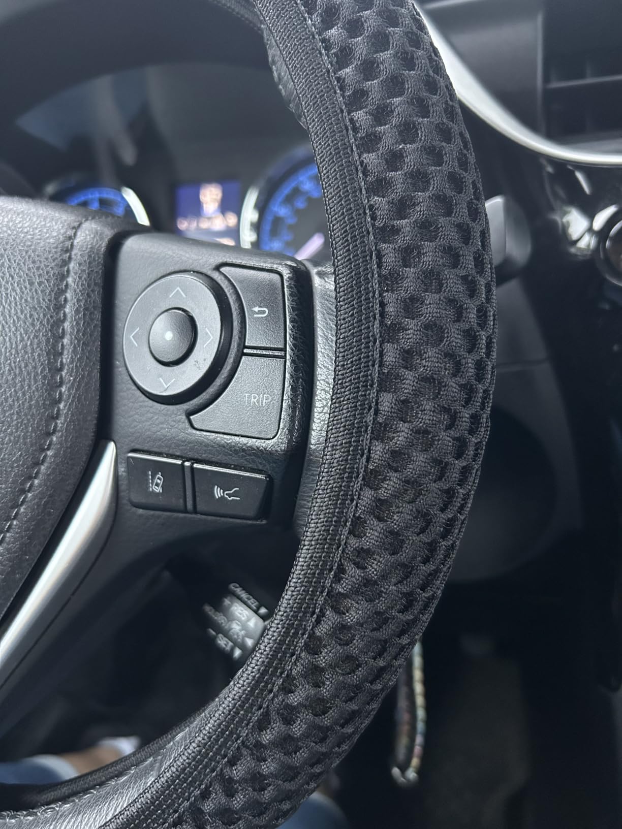 Alpmosn Elastic Stretch Steering Wheel Cover, Breathable Microfiber Ice Silk, Anti-Slip, Odorless, Easy Carry, Universal Interior Accessories Steering Wheel Cover for Women & Men (Grey) customer photo 1