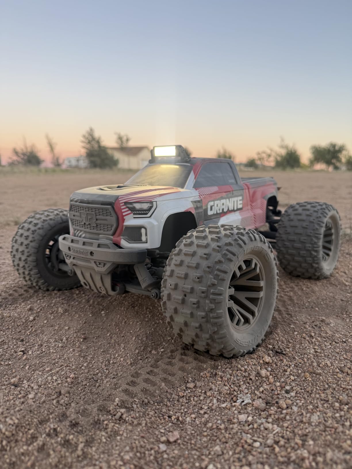 ARRMA Granite 4x4 V3 BLX 1/10 RC Monster Truck, Gun Metal customer photo 2