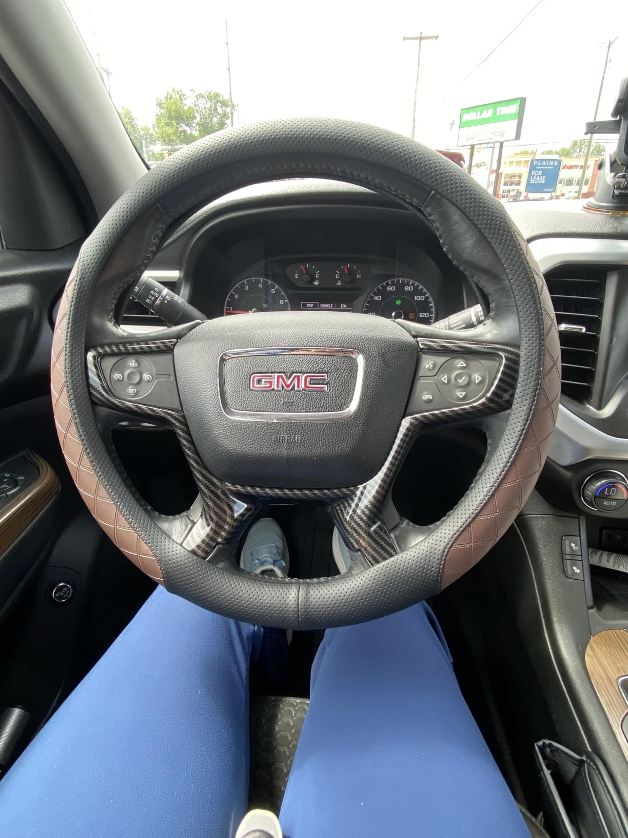 LKWLIKEI Nappa Leather Steering Wheel Cover, Elegant Diamond Checkered Design, Non-Slip Wear-Resistant, Enhance Driving Comfort, Suitable for Steering Wheel Diameter 14 1/2'-15' Models, Black Brown customer photo 1