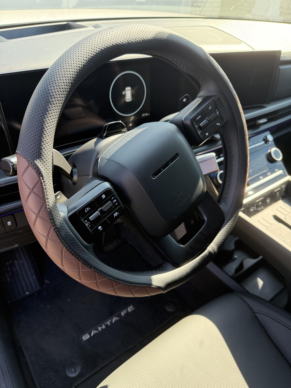 LKWLIKEI Nappa Leather Steering Wheel Cover, Elegant Diamond Checkered Design, Non-Slip Wear-Resistant, Enhance Driving Comfort, Suitable for Steering Wheel Diameter 14 1/2'-15' Models, Black Brown customer photo 2