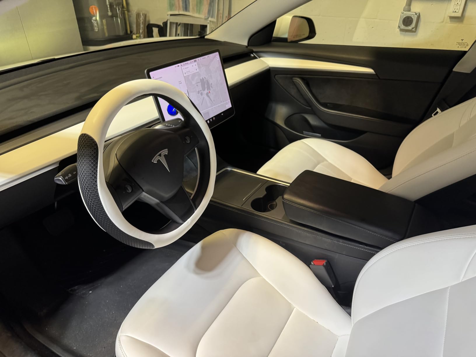 Uxcer Carbon Fiber Leather Steering Wheel Cover for Tesla Model 3/Y 2016-2025 2026 Juniper/Highland, Non-Slip Breathable Steering Wheel Protector for Tesla Model 3/Y Accessories 2026 customer photo 2