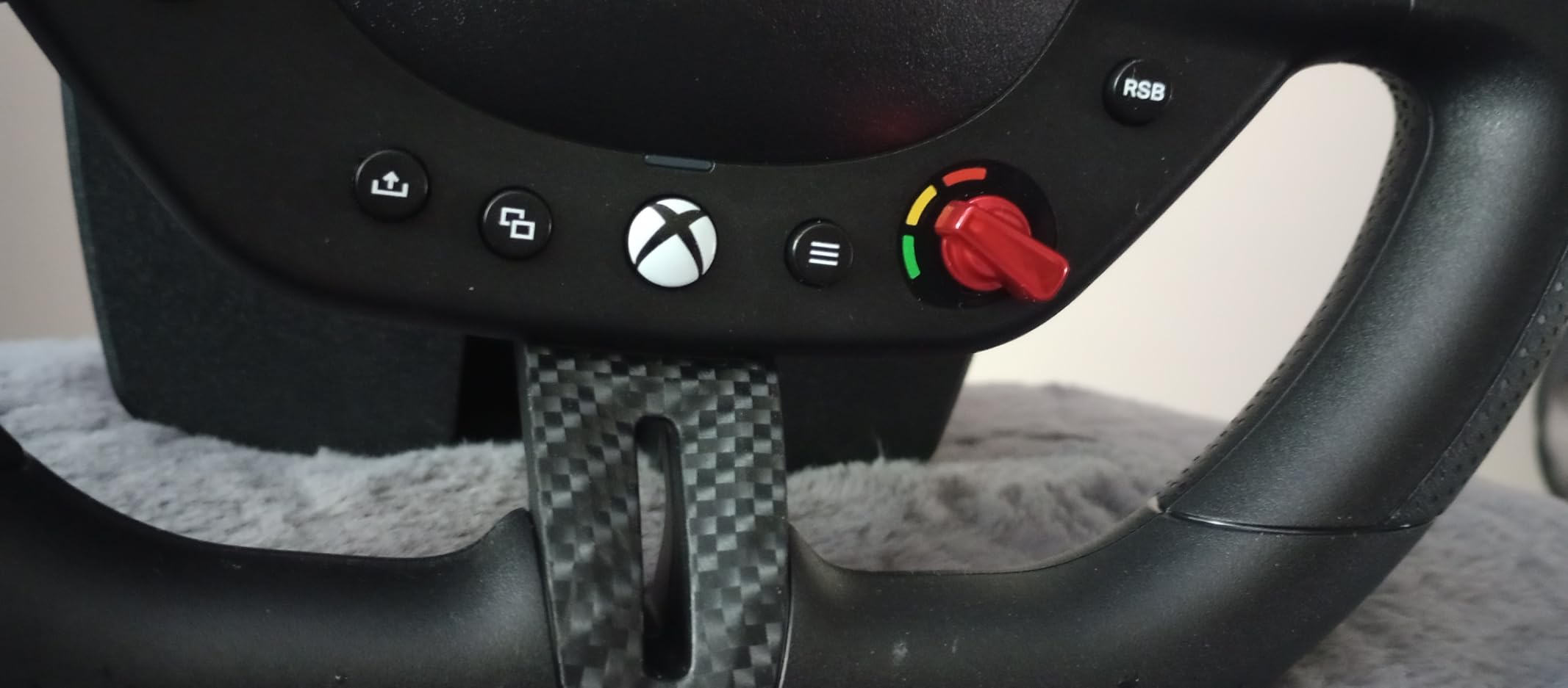 Thrustmaster T98 Ferrari 296 GTB - Racing Wheel and Pedal Set - PS5 & PC | Beginner racing wheel, officially licensed by Ferrari, linear resistance, automatic return to centre, paddle shifters customer photo 1