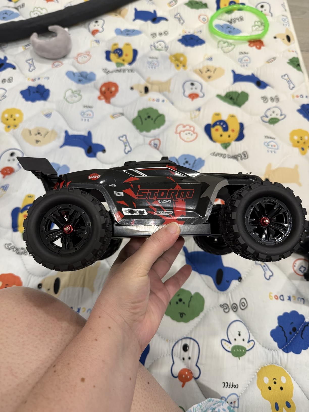 KGF 1:18 Scale All Terrain RC Cars for Adults, High Speed Remote Control Car | Fast RC Cars for Boys Age 8-12, 2.4GHz 4WD Off Road Monster Truck, 4X4 Fast Drift Wheel RC Truck with 2 Rechargeable Batteries customer photo 1
