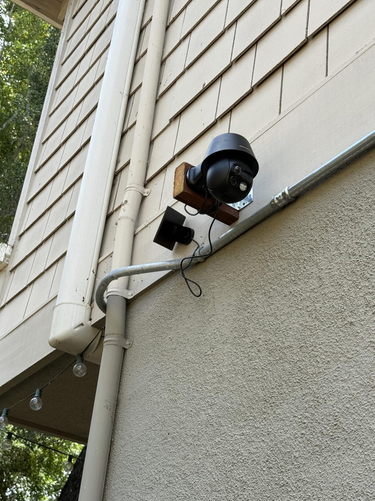 Solar Security Cameras Wireless Outdoor, 2K Pan/Tilt 360° View Solar/Battery Powered WiFi Cameras for Home Security with AI Motion Detection, Spotlight, 2-Way Audio, Siren, IP65, SD/Cloud Storage customer photo 1