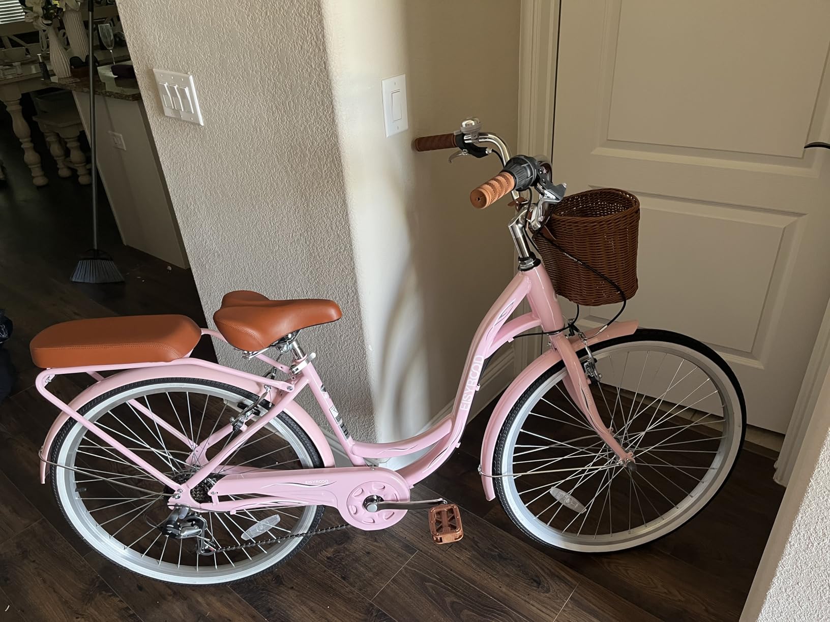26 Inch Beach Cruiser Bike for Women, Hybrid Womens Bike with 7 Speeds, Adjustable Seat, Lightweight Women Beach Cruiser Bike with Anti-Skid Tire, V-Brake customer photo 1