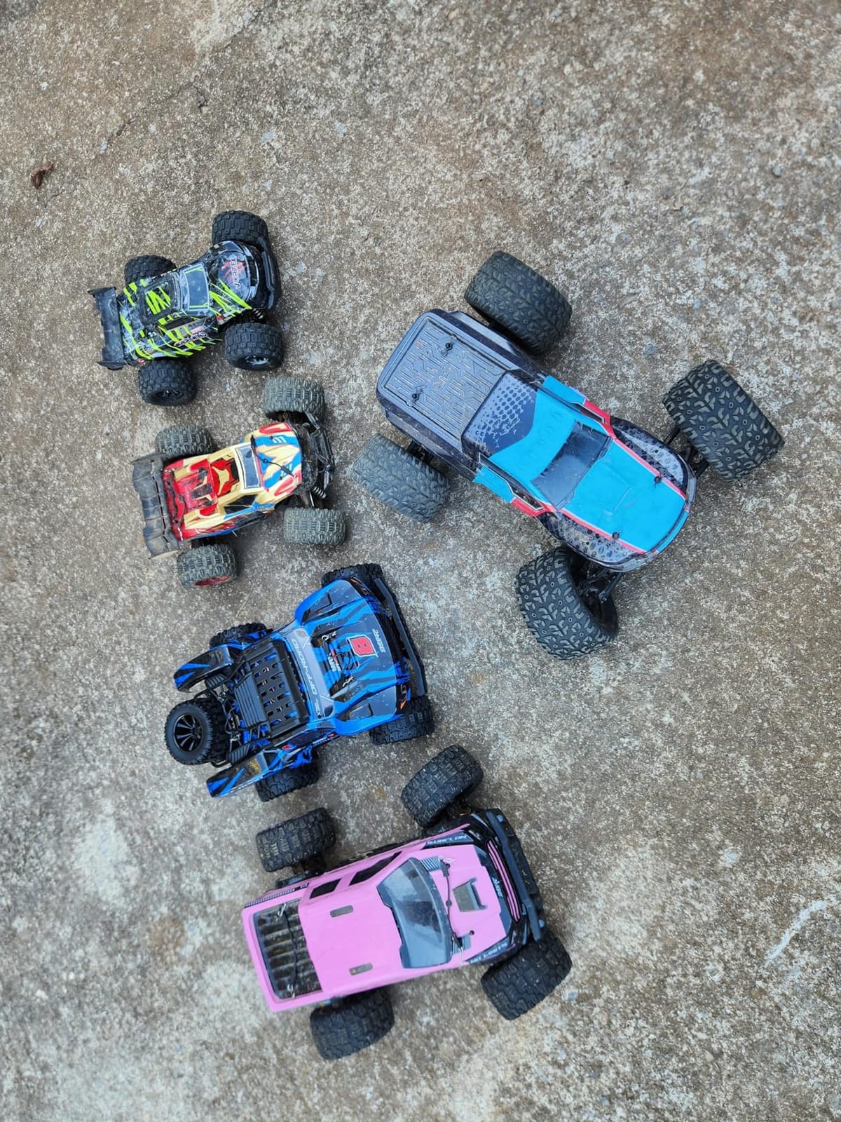 DEERC 1:12 Fast RC Cars 45KPH, 4WD High Speed Short Course RC Truck, Off-Road All Terrain Remote Control Car with 2 Batteries & Spare Tire, 2.4GHz Desert RC Monster Truck for Adults Kids Boys Gift customer photo 2