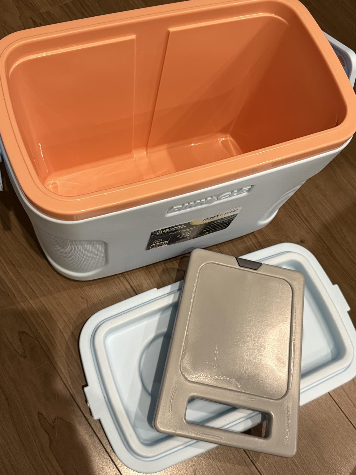 Pinnacle 8.5Qt Mini Cooler - 14 x 7.6 x 10.6In Ice Box with Smart Divider, Locking Lid, Adjustable Shoulder Strap - Insulated Picnic Basket Beach Cooler Bag - 36-Hour Ice Retention - Stylish Colors customer photo 2