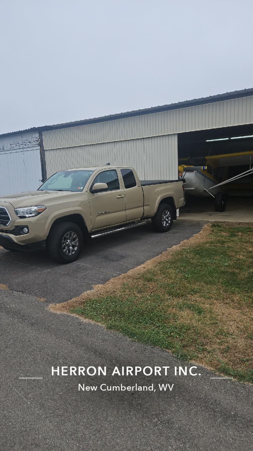 Soft Trifold Truck Bed Tonneau Cover Fits for 2016-2023 Toyota Tacoma 5ft | Soft Tri-fold Truck Bed Cover Compatible with 2016-2023 Toyota Tacoma(Excl. Trail), Fleetside 5 Ft Bed with Track Rail System customer photo 2