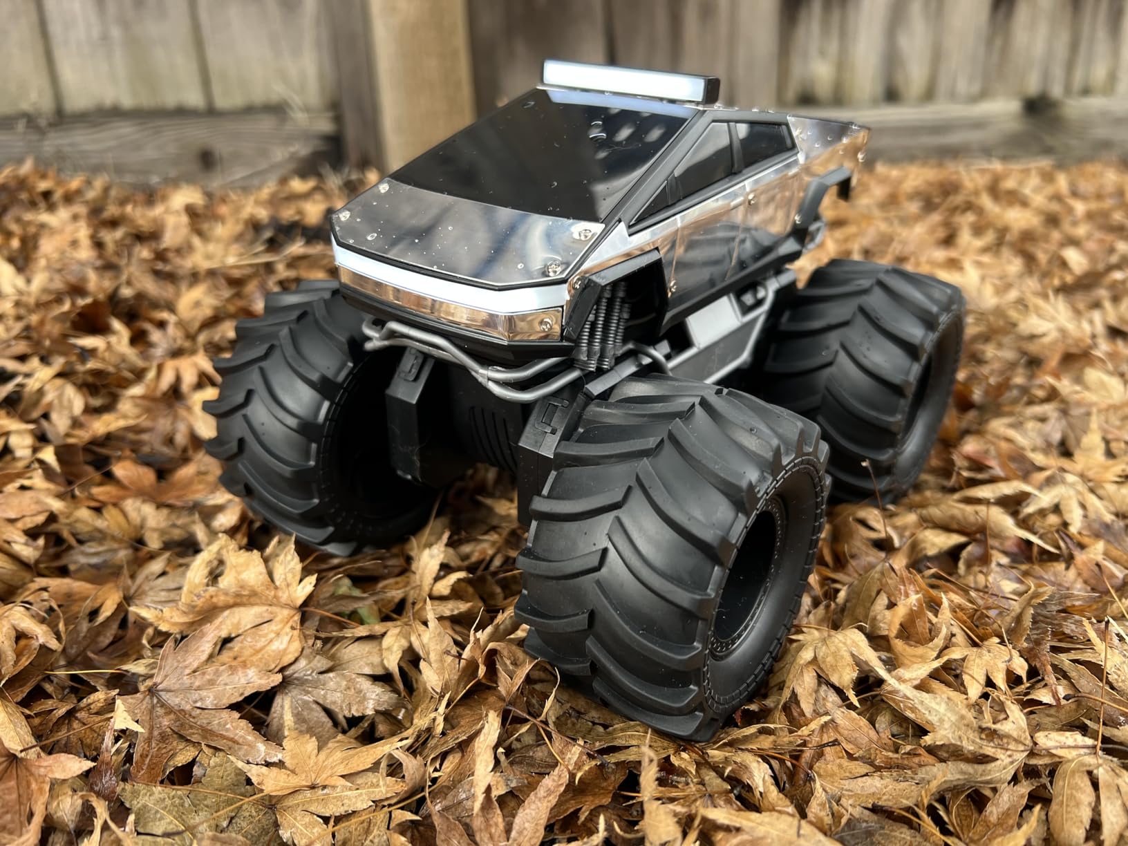 Amphibious Remote Control Car, 1:18 Monster Truck Toys for Boys RC Cars | 2.4 GHz Waterproof RC Trucks, 4WD All Terrain Off-Road Pickup, Kids Christmas Birthday Gifts Present Boys Girls Toys Ages 6+ customer photo 2
