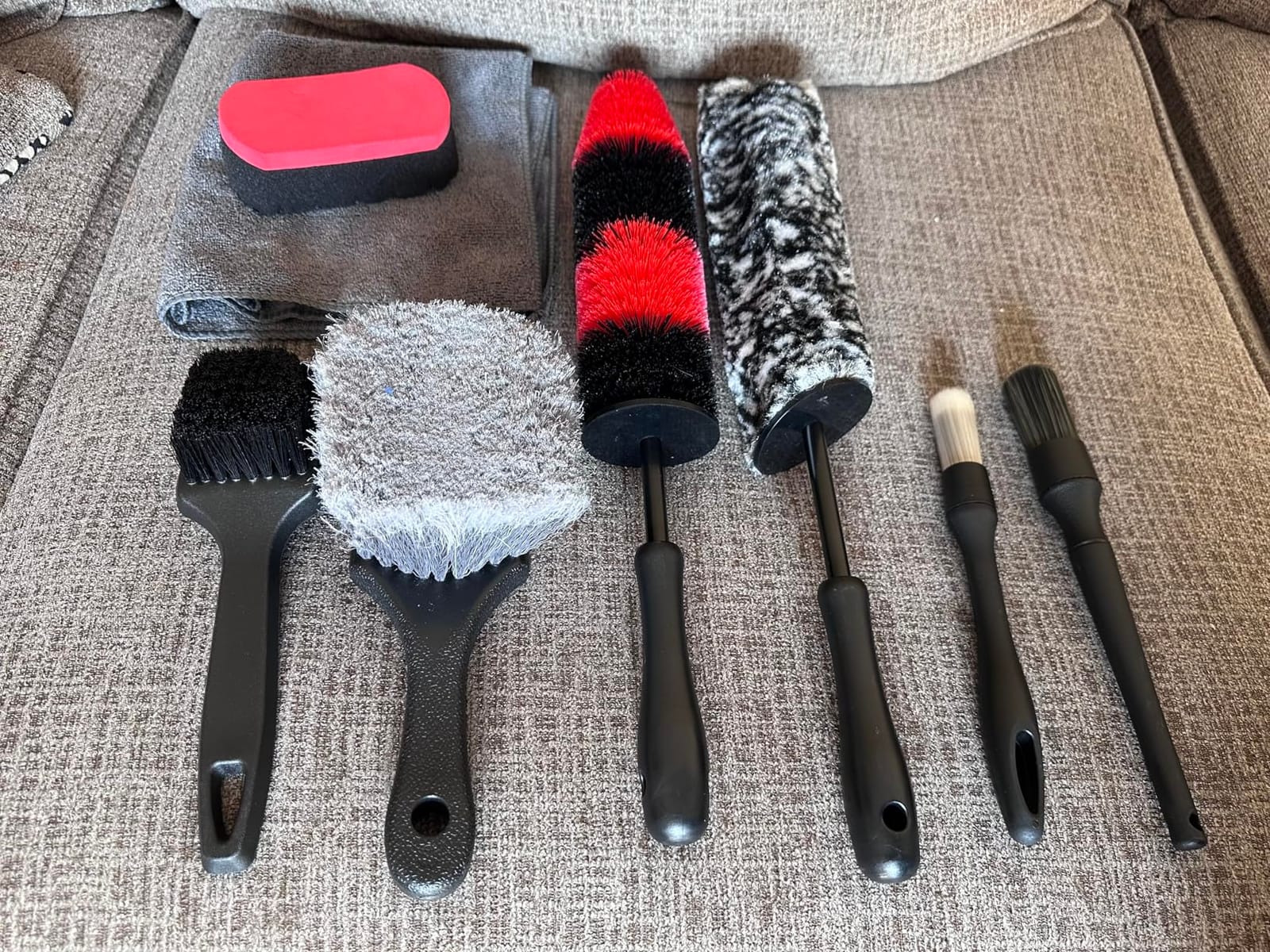9PCS Car Wheel Detailing Brush Kit Scratch-Free Rim & Tire Cleaner Brushes | with Tire Shine Pad, Microfiber Towel & Bag - Heavy-Duty Auto Detailing Tools for Cars, Trucks, RVs & Motorcycles customer photo 1
