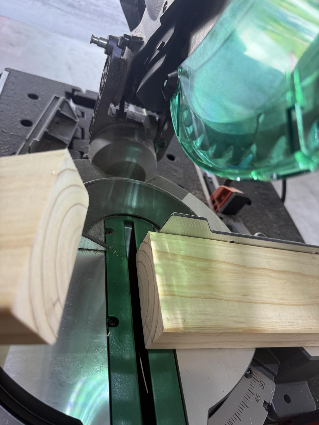 Metabo HPT 10-Inch Single Bevel Compound Miter Saw, 15-Amp Power Saw with Xact Cut Shadow Line, Precision Miter Angles, Single Bevel 0-45°, 40T TCT Miter Saw Blade, Lightweight Design, C10FCG2 customer photo 1