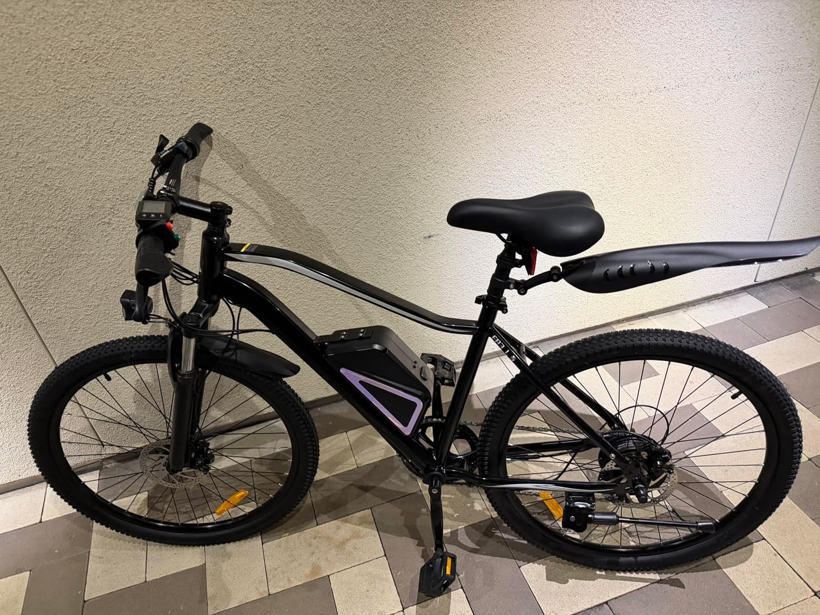 EB3s Electric Bike - 1500W Peak Motor Electric Bike Adults | 20MPH, 60 Miles, Removable Battery, Shock Absorber, 5 Speed E Bike, 26