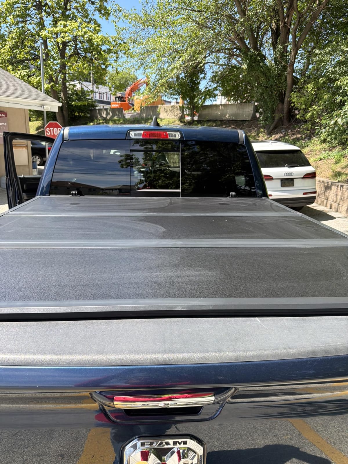 Low Profile Tri-fold Truck Bed Tonneau Cover Compatible with 2009-2026 Dodge Ram 1500 New Body Style Only (Excl. Classic Body) | 5'7