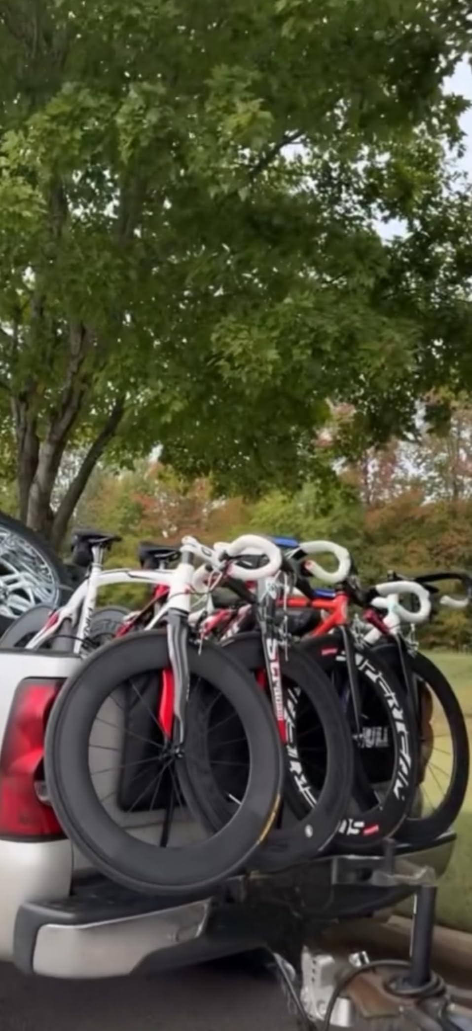 Thule Gate Mate Pro Compact, Pickup Truck Tailgate Bike Pad, Most Trucks customer photo 2