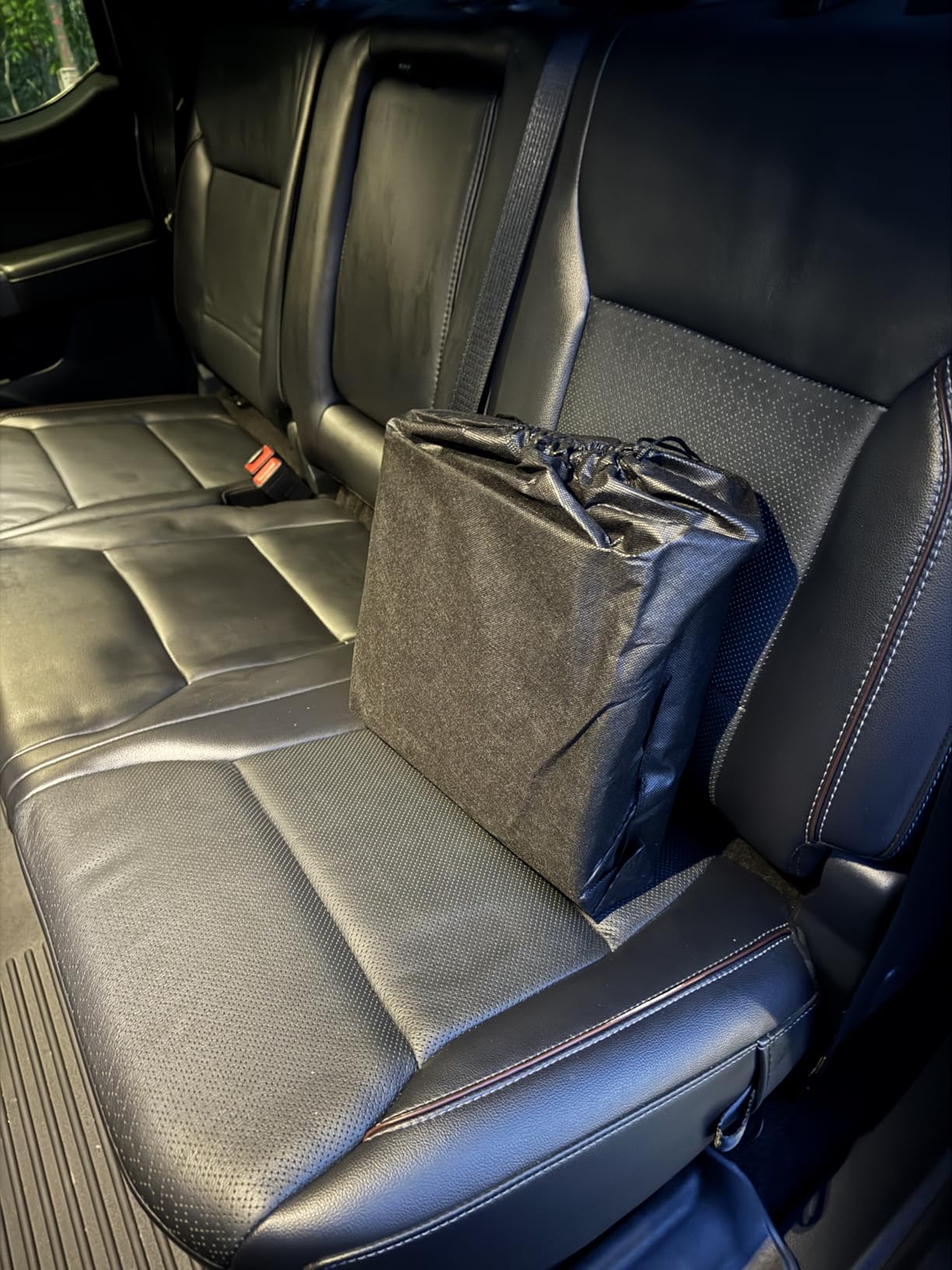 Thickened Inflatable Car Mattress for Back Seat - SUV Air Mattress Bed for Camping & Road Trips, Portable Car Blow Up Mattress with Cup Holder, 2 Pillows & Carry Bag - Grey customer photo 2