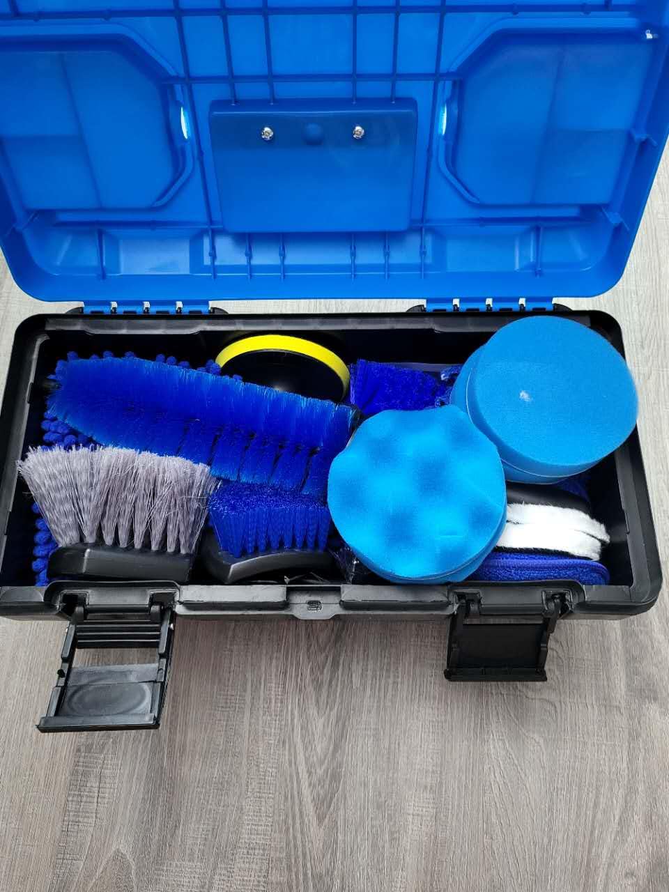 36Pcs Car Detailing Kit, Car Detailing Brush Set, Car Cleaning Kit, Auto Detailing Tools for Interior Exterior Wheels, Professional Car Wash Accessories with Windshield Cleaning Tool and Storage Box customer photo 2