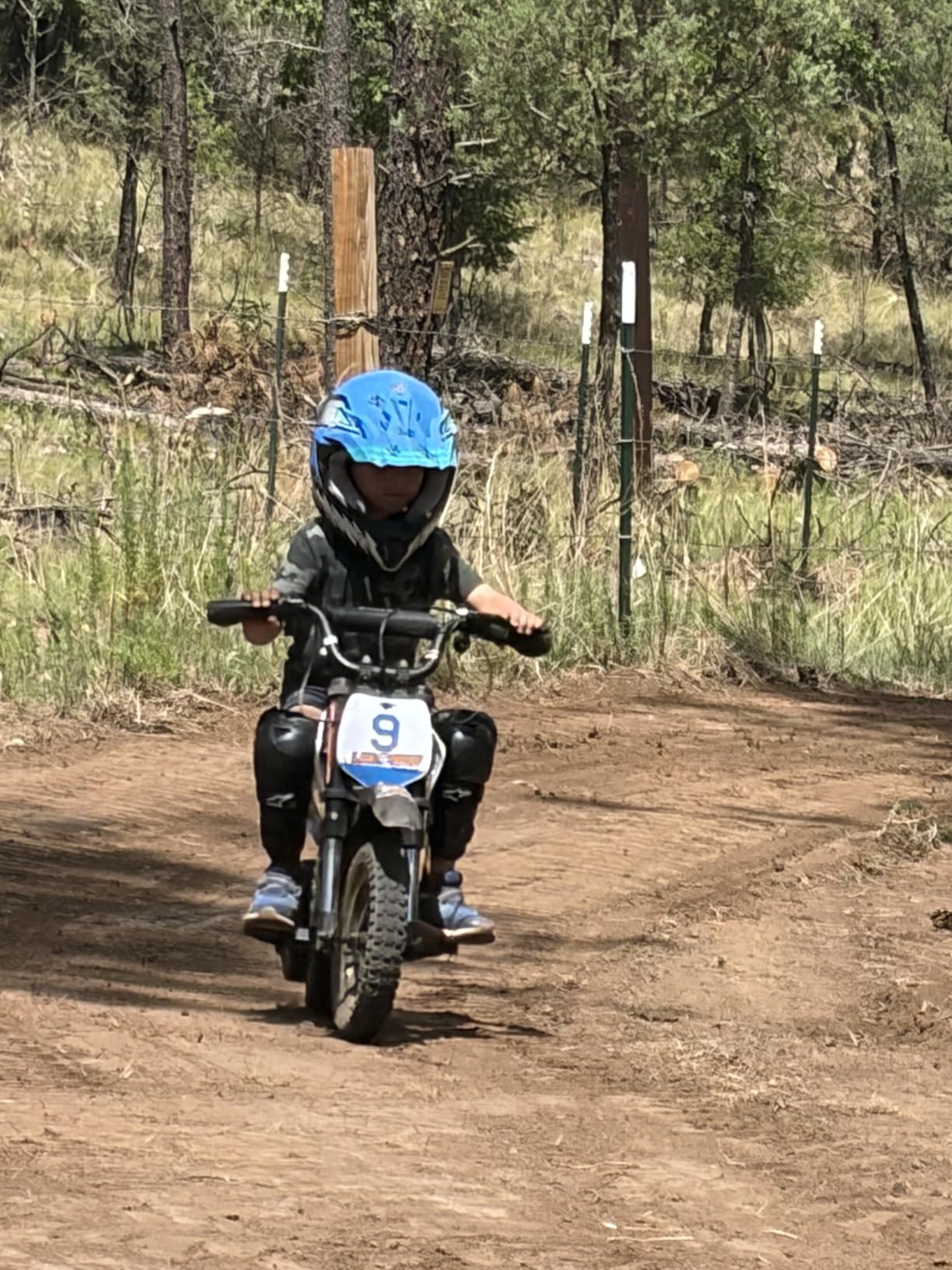 K1 Kids Electric Dirt Bike, 36V, 700W Peak Motor, 16 MPH | Electric motorcycle for kids ages 3-10, with up to 14-mile range and 3 speed modes customer photo 2