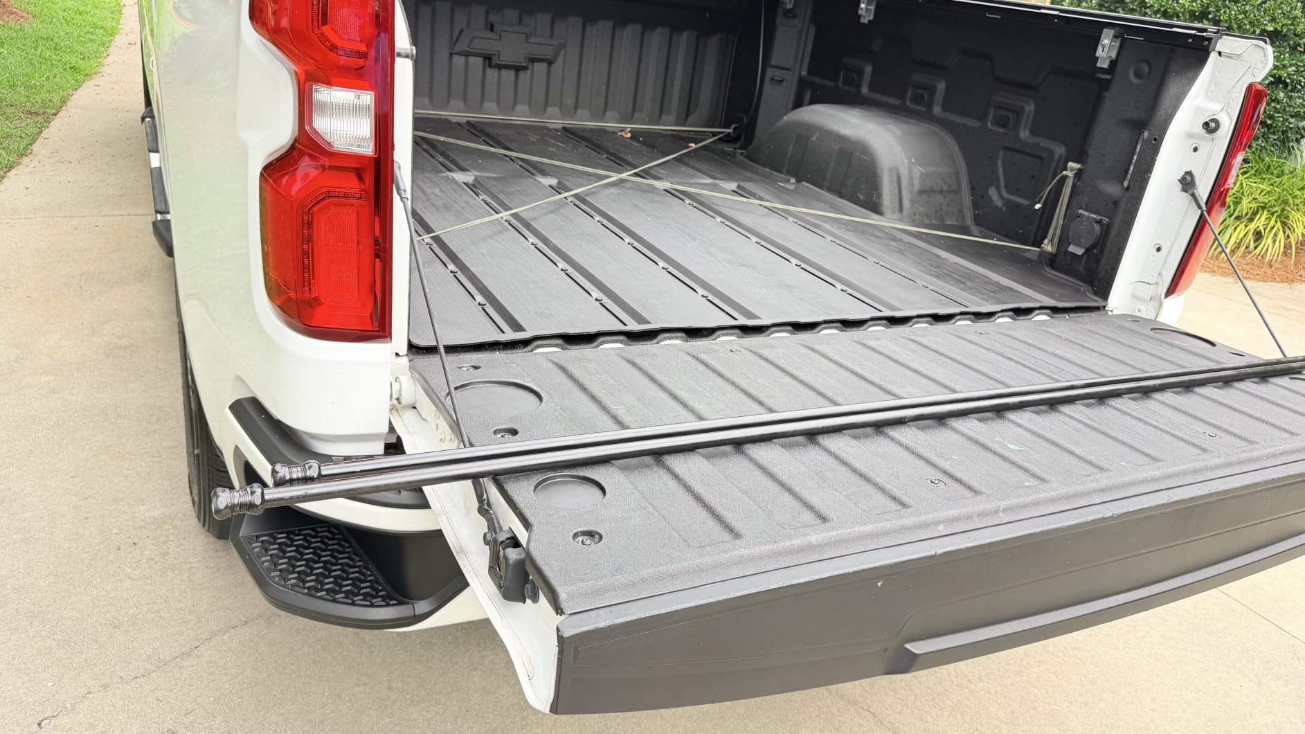 3W Truck Bed Mat for 2019-2026 Silverado & Sierra 1500 6.6FT Standard Bed | TPE Custom-Fit, Heavy-Duty All-Weather Liner Blocks Mud & Spills; Not Fit 5.5'/5.8'/6.8'/8.2' Bed customer photo 2