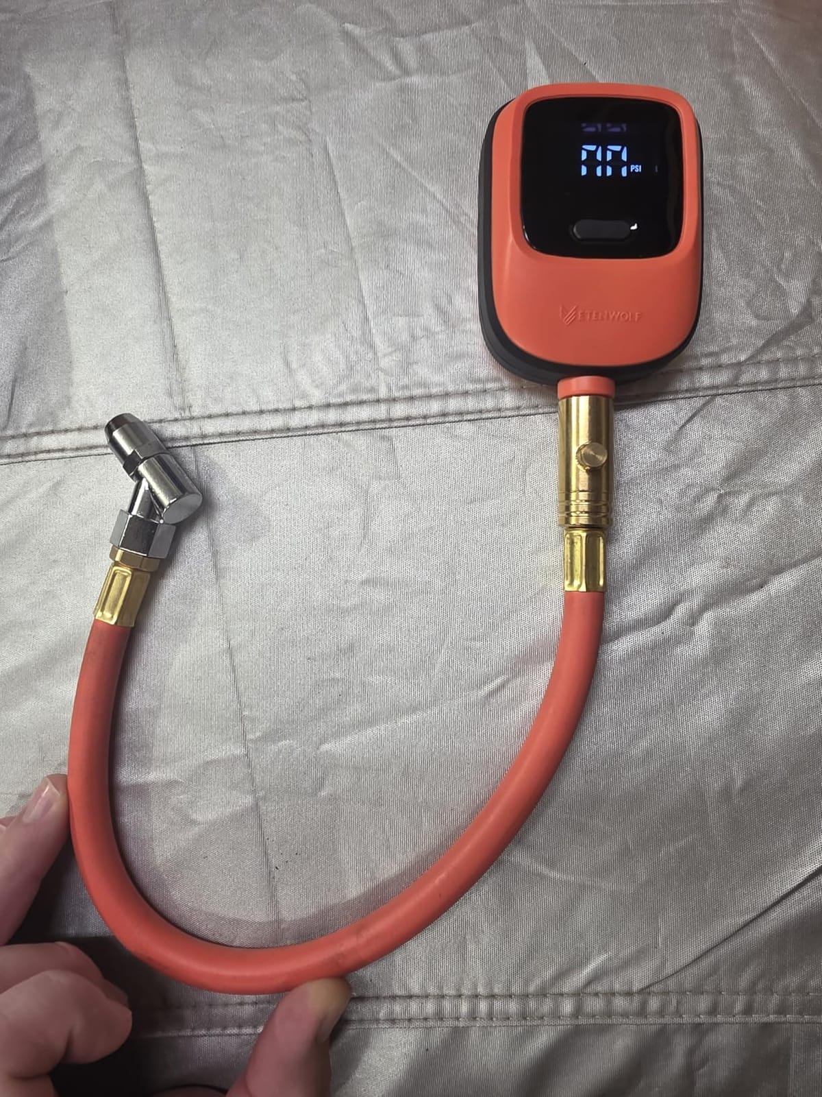 ETENWOLF T600 Digital Tire Pressure Gauge 250 PSI with Rubber Hose, Orange | Replaceable AA Batteries, ANSI B40.7 2A Grade High Precision(±0.5%), Tire Gauge for Tire Pressure for Car, RV, Trucks, Bikes customer photo 1