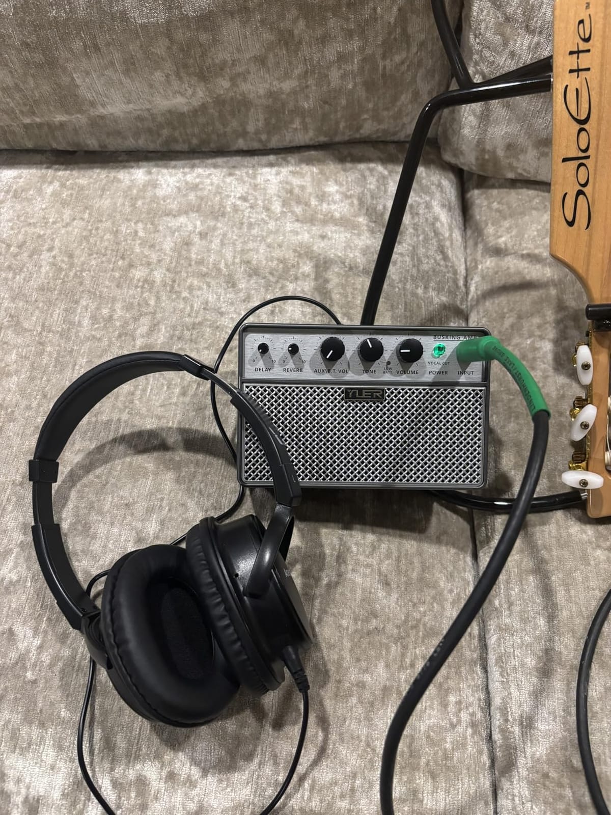 YUER BA-10Pro 10W Portable Acoustic Guitar Amp, 6.35mm Dynamic Microphone Input Wireless 5.3, Reverb Delay, Vocal Remover, OTG Recording, 4000mAh Battery Rechargeable for Practice customer photo 2