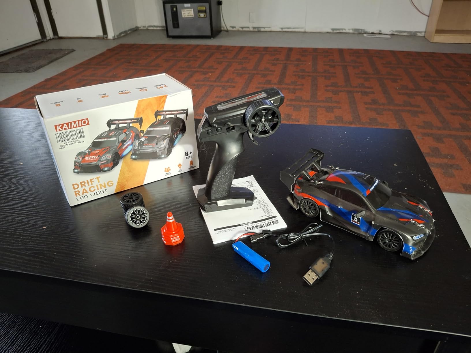 1:24 Scale RC Drift Car 4WD 2.4GHz 30KM/H High Speed Racing Sport Toy Car with LED Lights, Racing and Drift Wheels(02-Blue) customer photo 1