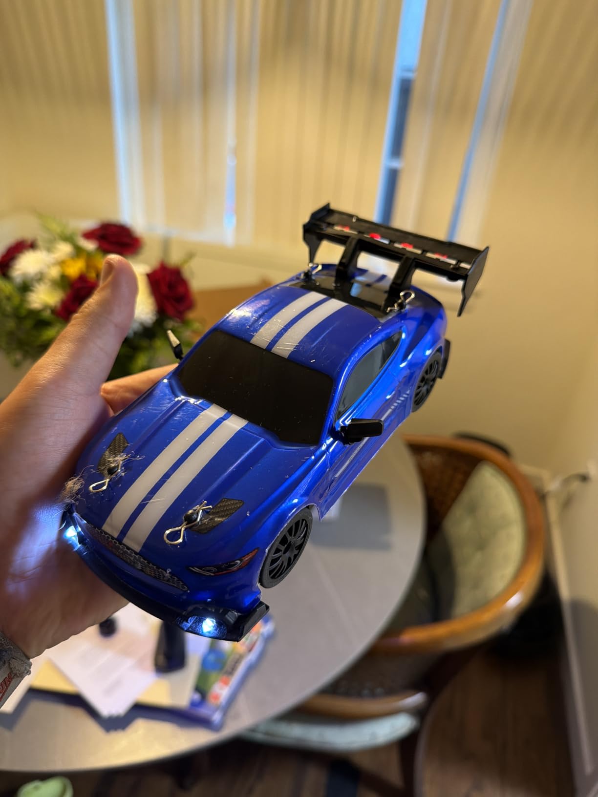 1:24 Scale RC Drift Car 4WD 2.4GHz 30KM/H High Speed Racing Sport Toy Car with LED Lights, Racing and Drift Wheels(02-Blue) customer photo 2