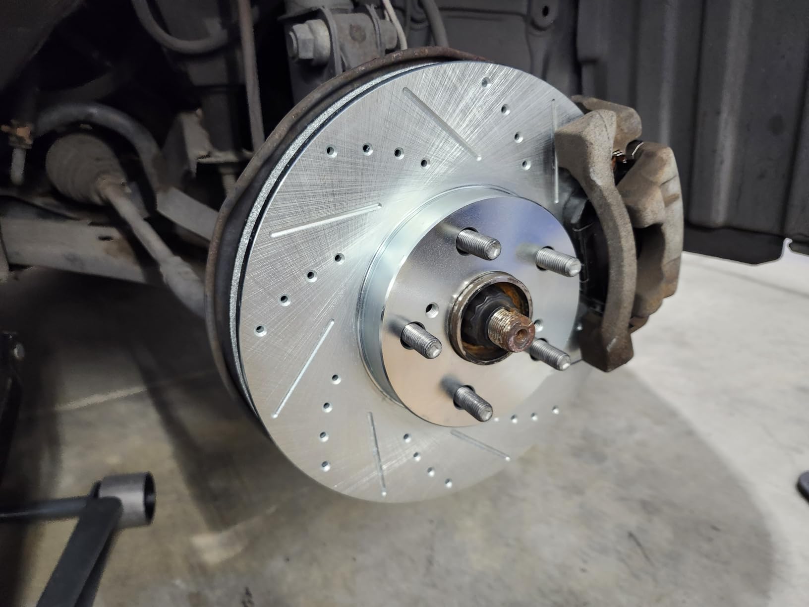 Detroit Axle - Brake Pads Set for 2021-2022 Chevrolet Colorado GMC Canyon customer photo 1