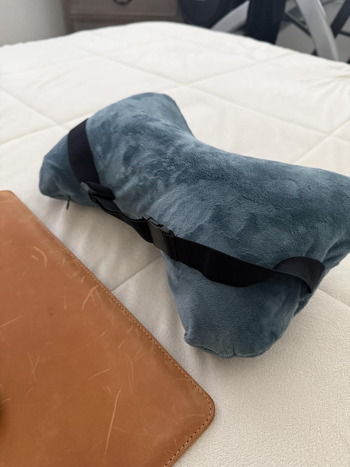 Keemall Inflatable Travel Neck & Shoulder Pillow for Airplanes&Long Trips | Luxury Soft Fabric for Comfort, 360 Degree Ergonomic Neck Pillow, For Plane, Car & Long Road Trip, Portable with Carry Bag customer photo 2