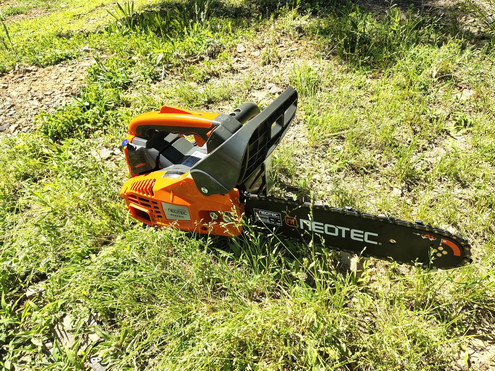 NEO-TEC 62cc 20 Inch Gas Powered Chainsaw 2-Cycle Petrol 3.5HP Handheld Reliable Motosierra De Gasolina for Tree Pruning Wood Cutting Firewood Preparation and Yard Maintenance customer photo 2