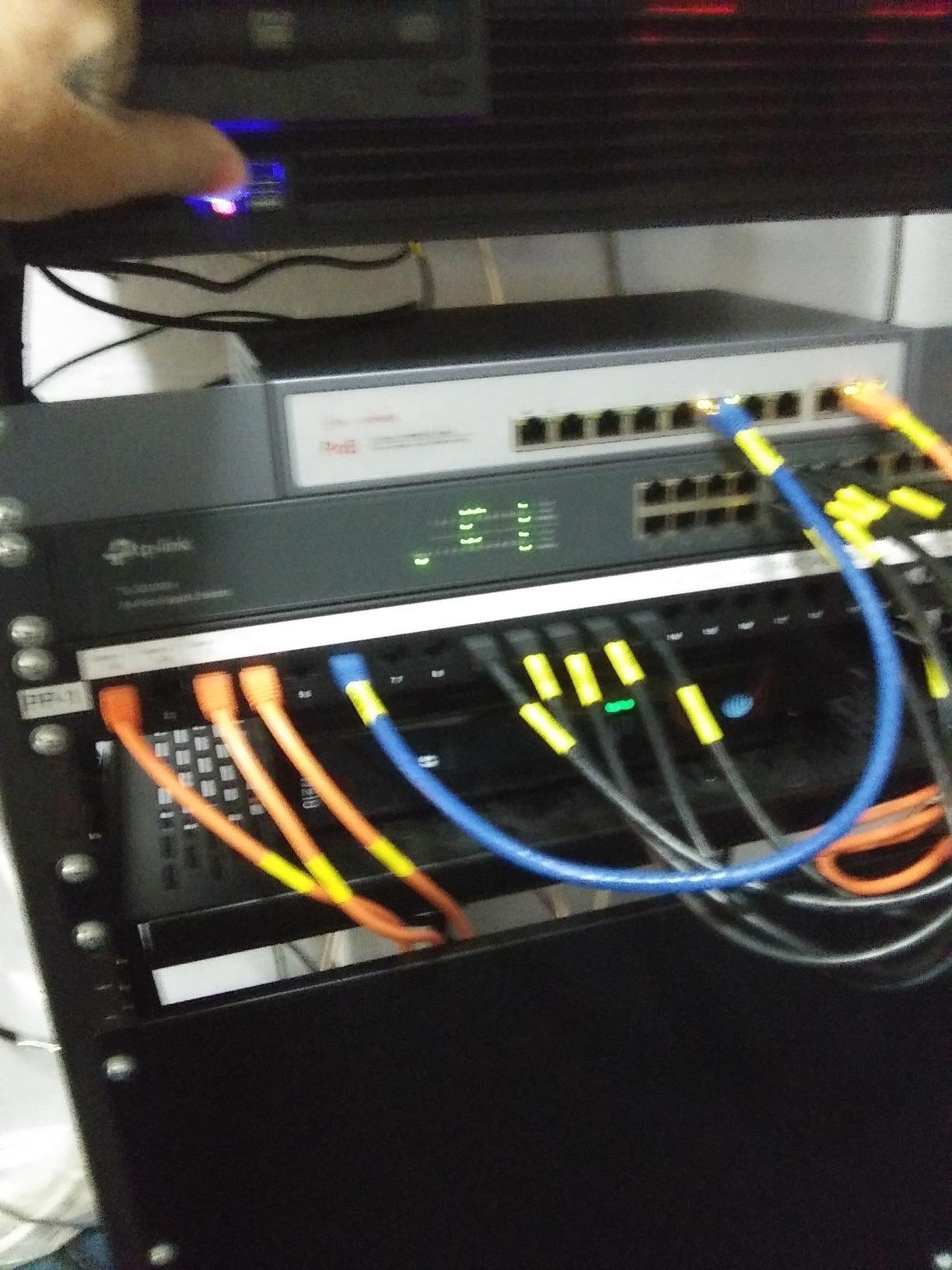 TP-Link TL-SG1024, 24 Port Gigabit Unmanaged Ethernet Switch customer photo 1