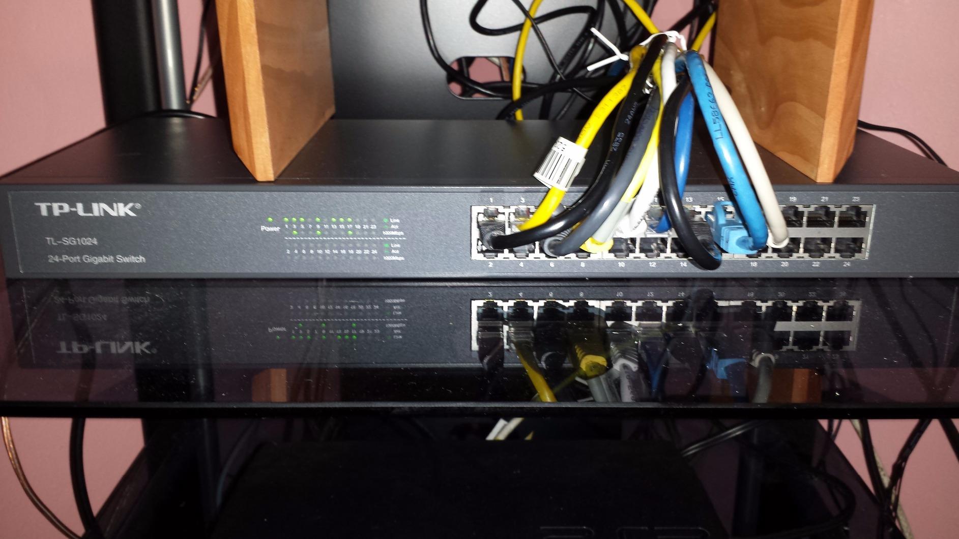TP-Link TL-SG1024, 24 Port Gigabit Unmanaged Ethernet Switch customer photo 2