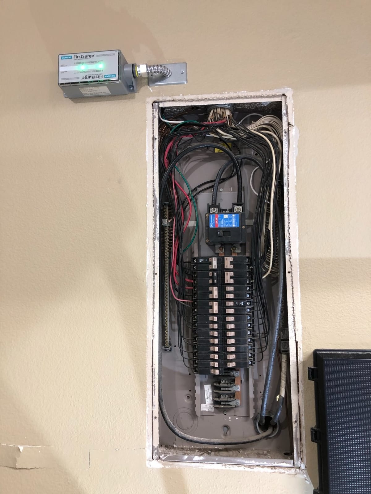 Siemens FS140 Whole House Surge Protection Device Rated for 140,000 Amps customer photo 1