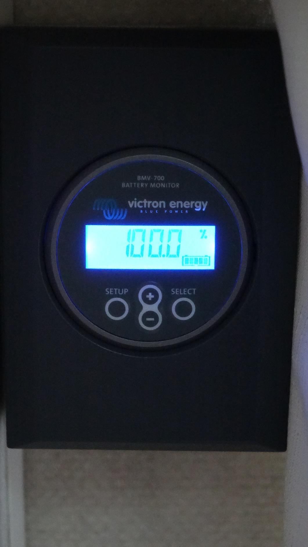 Victron Energy BMV-700 Battery Monitor with Shunt & Display - 6.5-95 VDC customer photo 2
