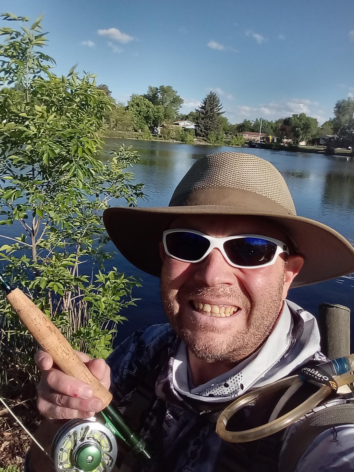 M MAXIMUMCATCH Maxcatch Extreme Graphite Fly Fishing Rod 4-Piece 9 Feet with IM6 Carbon Blank, Hard Chromed Guides, A Cork Grip (Size:3/4/5/6/7/8/10wt) customer photo 2