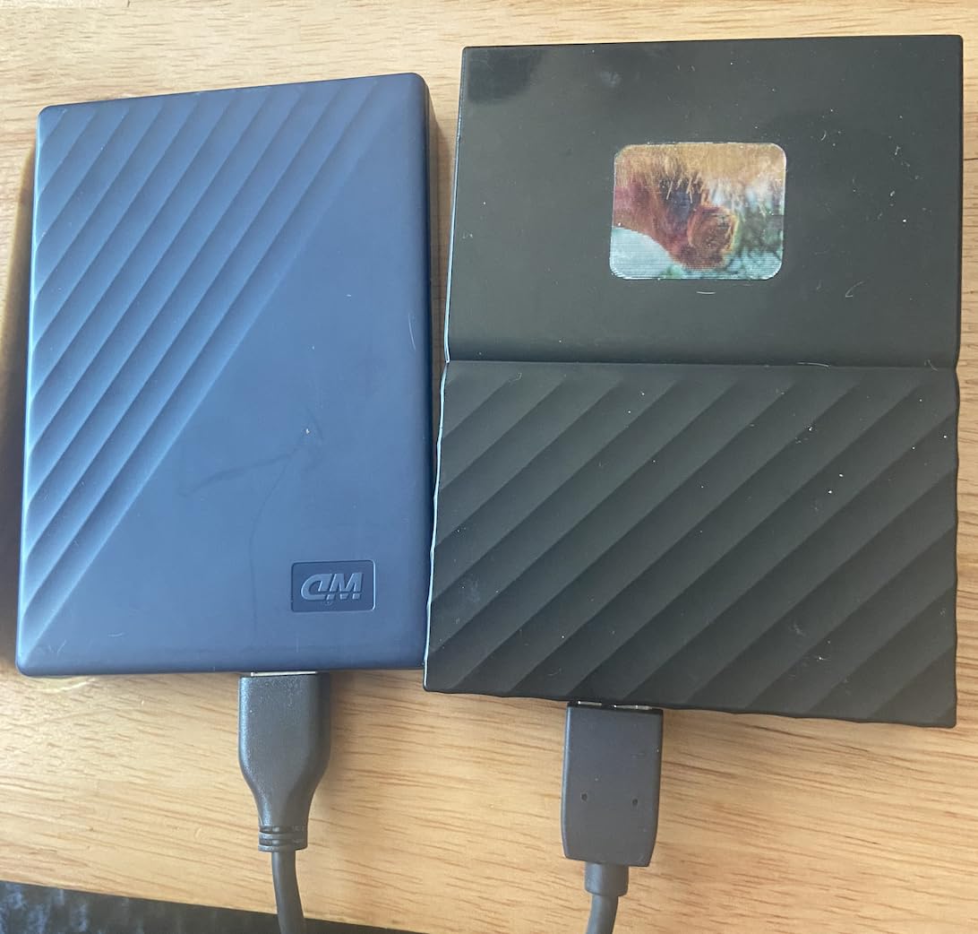 WD 2TB My Passport for Mac, Navy, Portable External Hard Drive with backup software and password protection, USB 3.1/USB 3.0 compatible - WDBA2D0020BBL-WESN customer photo 2